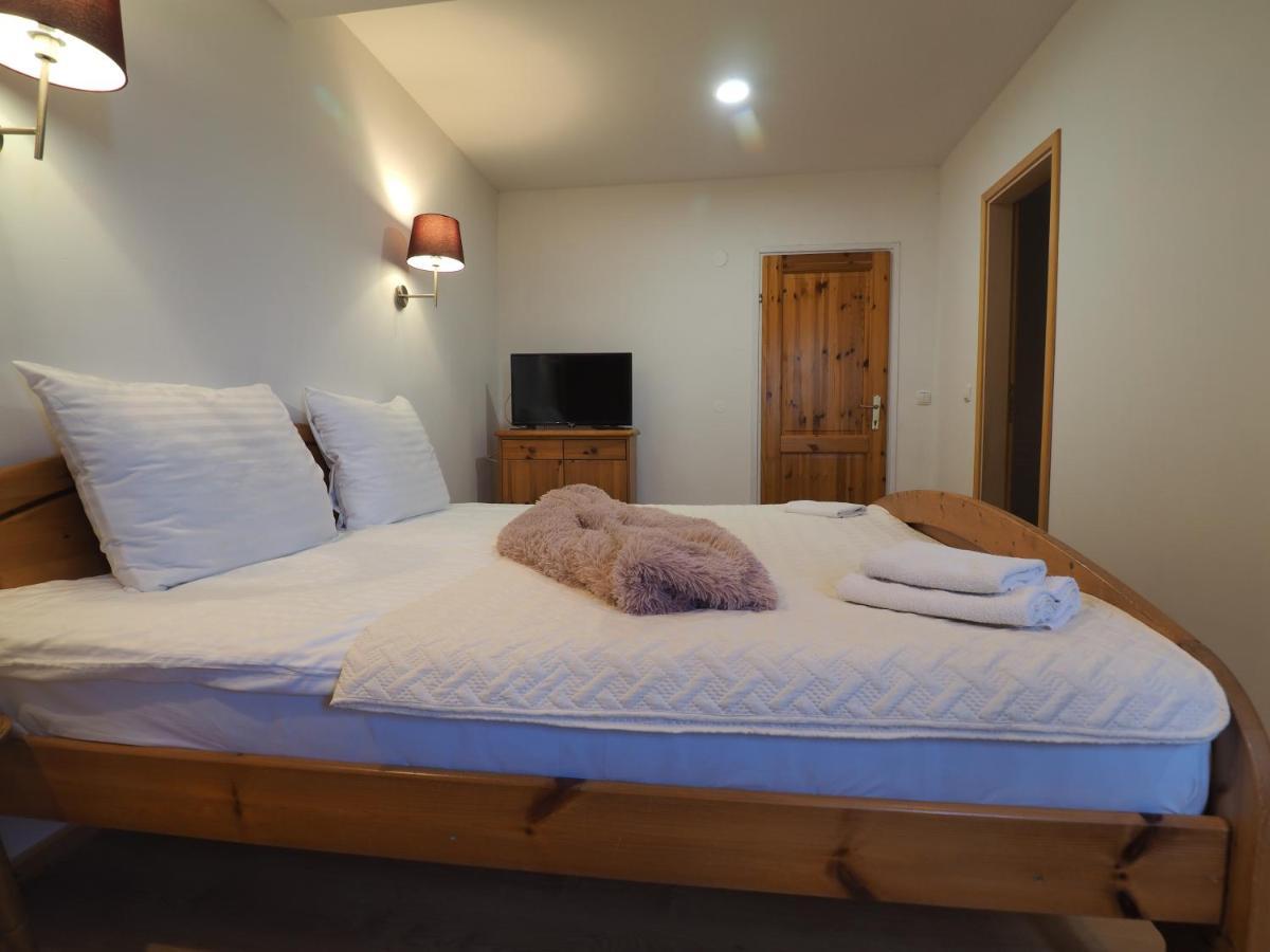 Guest House Sara Latin المظهر الخارجي الصورة